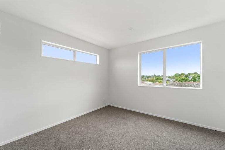 Photo of property in 1/474 West Coast Road, Glen Eden, Auckland, 0602