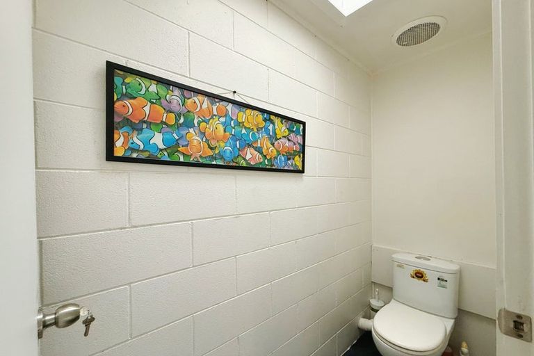 Photo of property in 2/1 Raeben Avenue, Hillcrest, Auckland, 0627