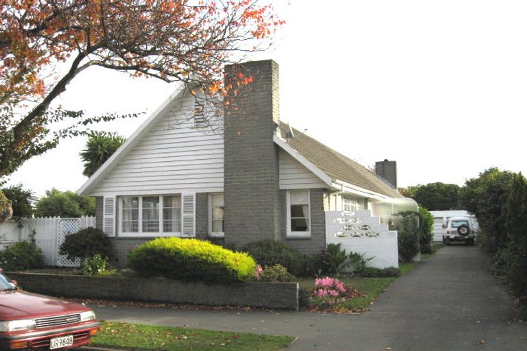 Photo of property in 11 Ashfield Place, Ilam, Christchurch, 8041