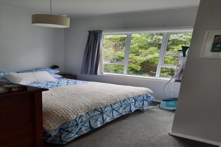 Photo of property in 30 Lincoln Avenue, Tawa, Wellington, 5028