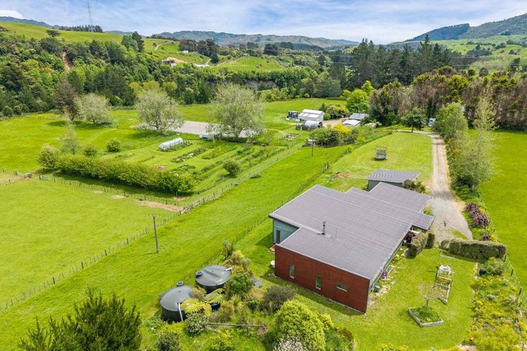 Photo of property in 50 Kents Road, Reikorangi, Waikanae, 5391