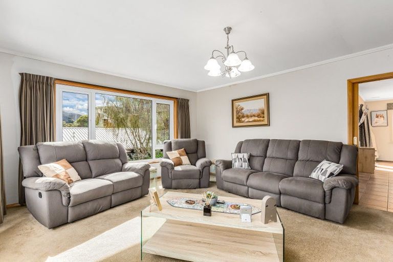 Photo of property in 25a Field Street, Silverstream, Upper Hutt, 5019