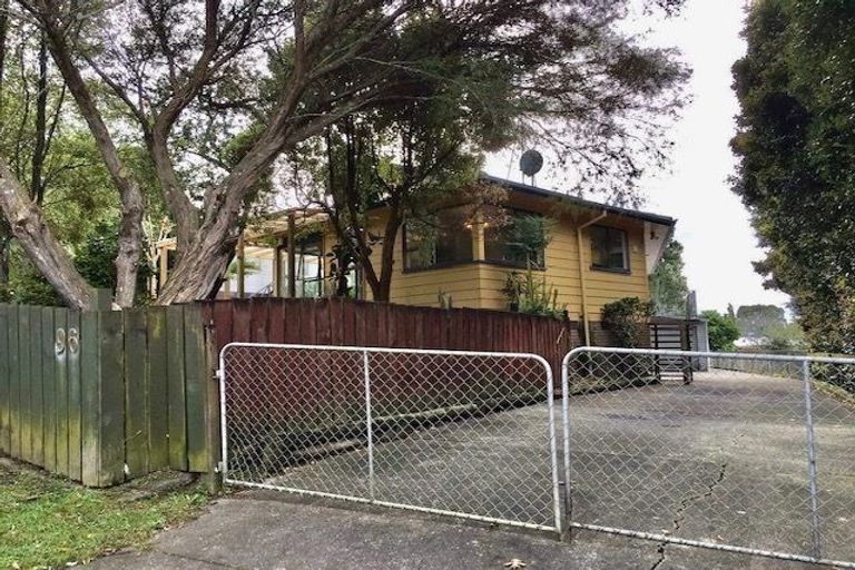 Photo of property in 96 Reynella Drive, Massey, Auckland, 0614
