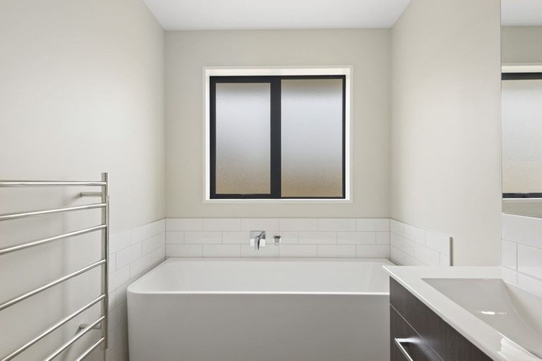 Photo of property in 16 Fairbairn Road, Rolleston, 7614