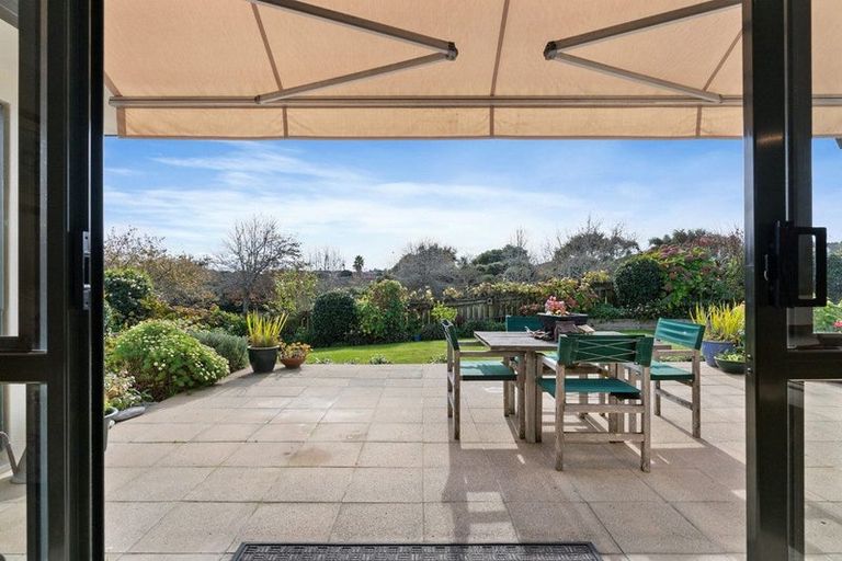 Photo of property in 12 Mohill Place, East Tamaki Heights, Auckland, 2016