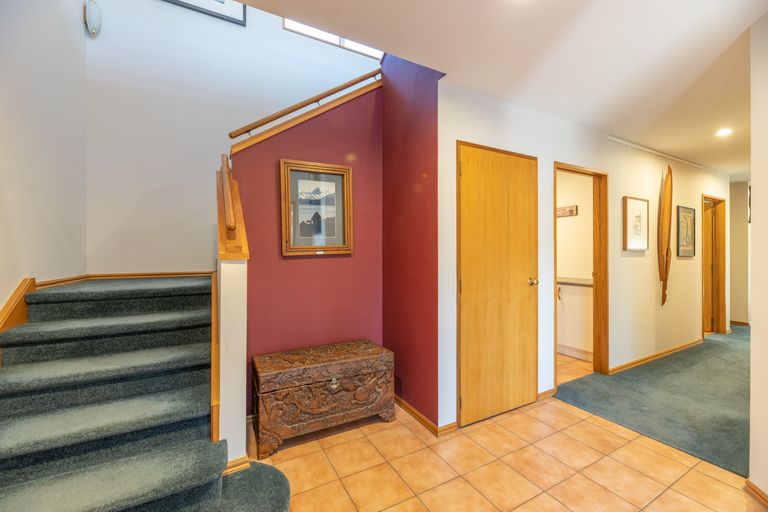Photo of property in 6 Somerton Rise, Westmorland, Christchurch, 8025