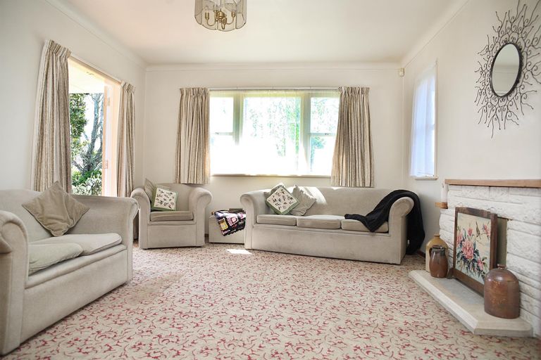 Photo of property in 32 Youngs Road, Papakura, 2110