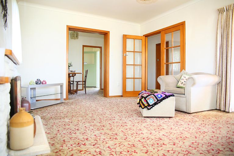 Photo of property in 32 Youngs Road, Papakura, 2110