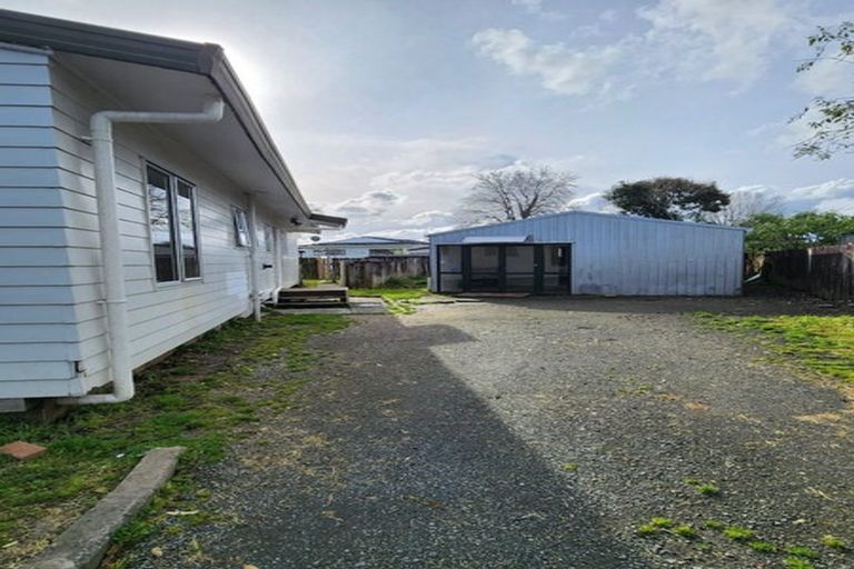 Photo of property in 32 Heathdale Crescent, Papakura, 2110