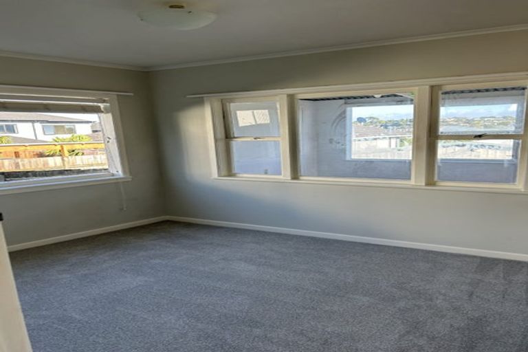 Photo of property in 1/5 Arran Road, Browns Bay, Auckland, 0630