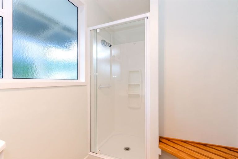 Photo of property in 9 Lesley Grove, Waikanae, 5036