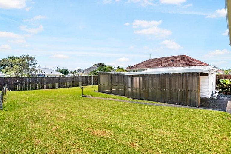 Photo of property in 11 Moor Avenue, Te Atatu Peninsula, Auckland, 0610