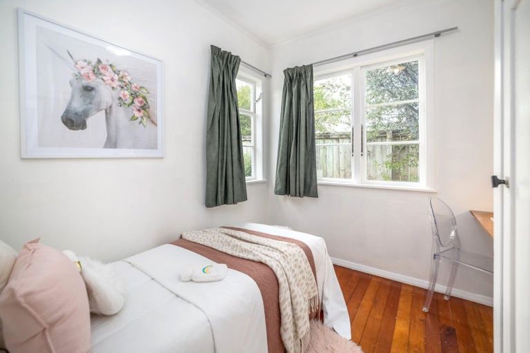 Photo of property in 10 Kent Street, Carterton, 5713