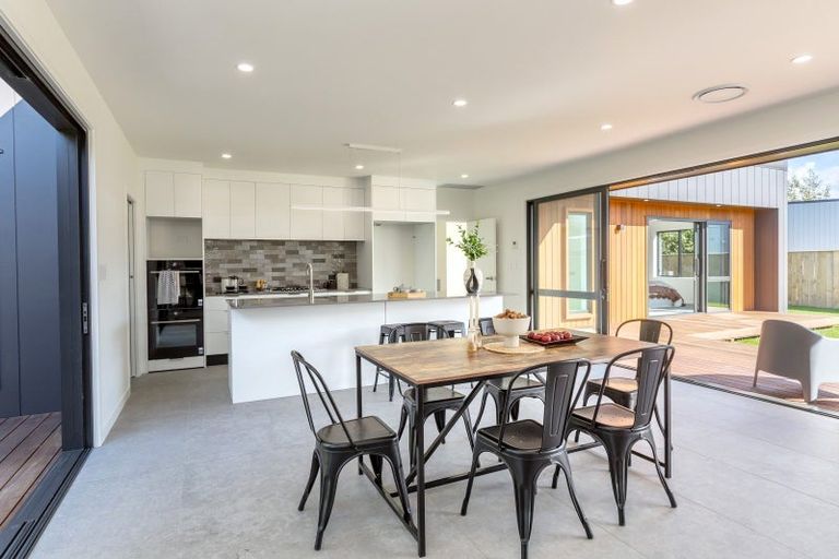 Photo of property in 13 Oates Place, Greytown, 5712
