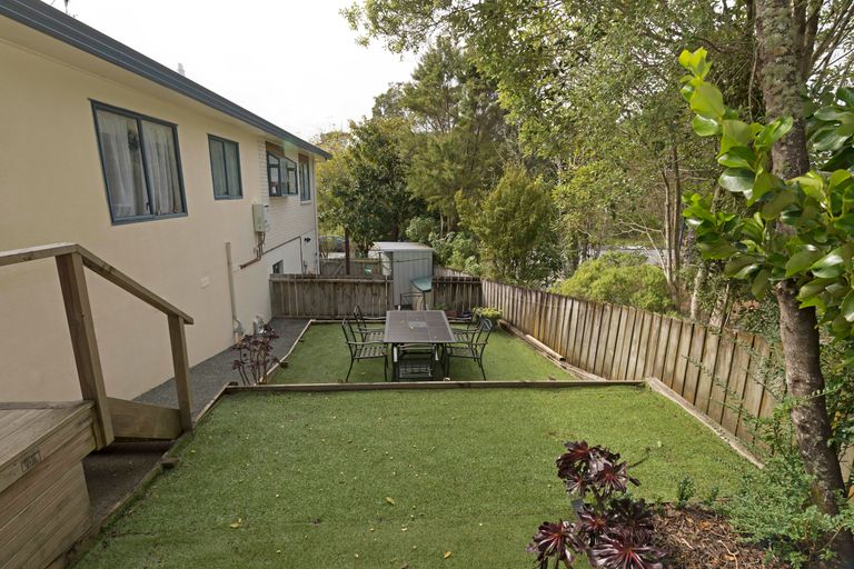Photo of property in 27 Milan Drive, Glen Eden, Auckland, 0602