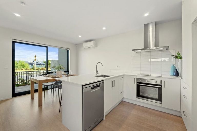 Photo of property in 6/18 Paraone Crescent, Takanini, 2112