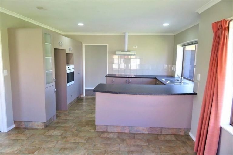 Photo of property in 5 Blythfield Place, Taradale, Napier, 4112