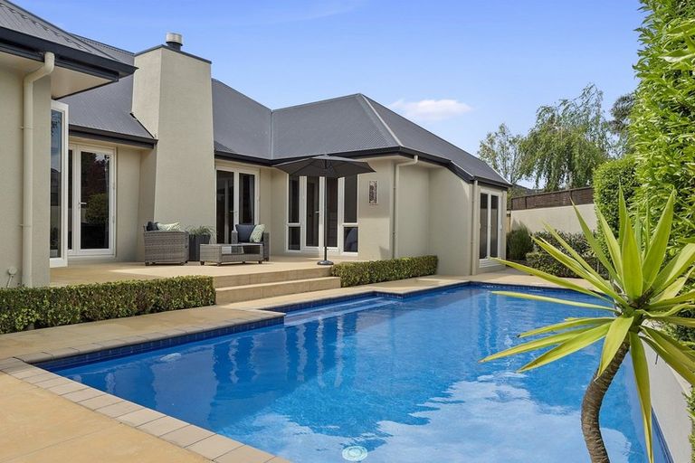 Photo of property in 8 Ravenscourt Place, Huntington, Hamilton, 3210