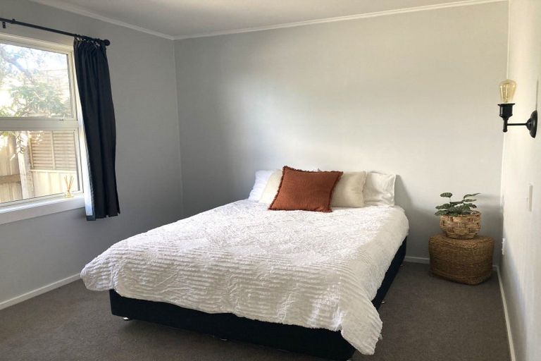 Photo of property in 2/69 Meeanee Road, Taradale, Napier, 4112