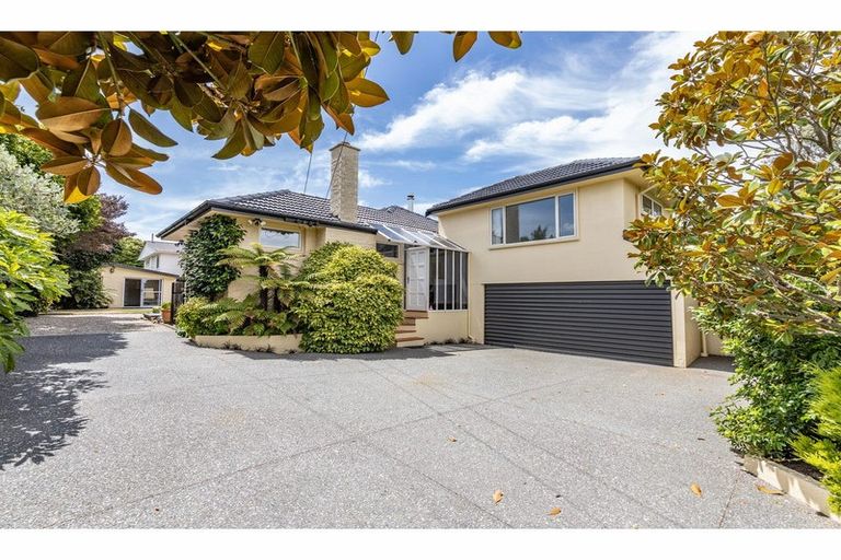 Photo of property in 56 Greendale Avenue, Avonhead, Christchurch, 8042