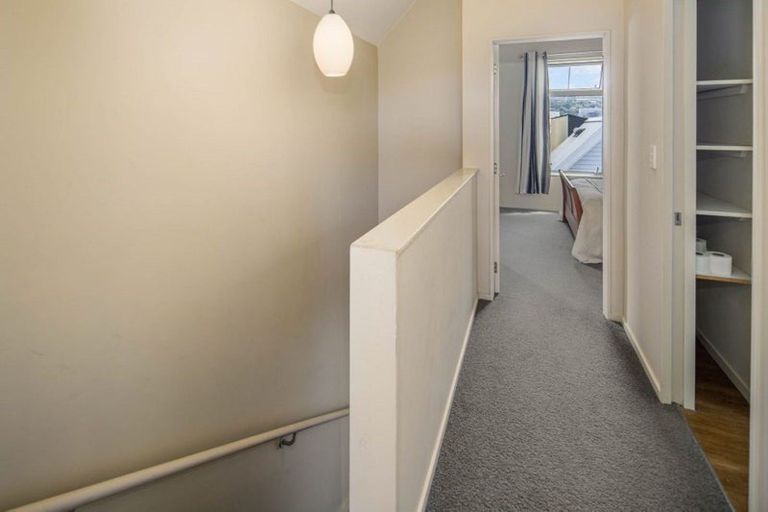 Photo of property in Pirie Street Townhouses, 27/35u Pirie Street, Mount Victoria, Wellington, 6011