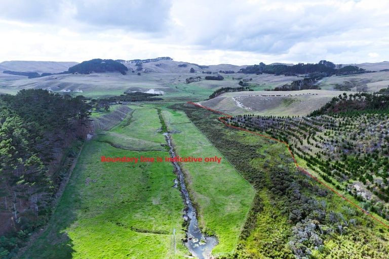 Photo of property in 35 Sutton Road, Te Horo, Otaki, 5582