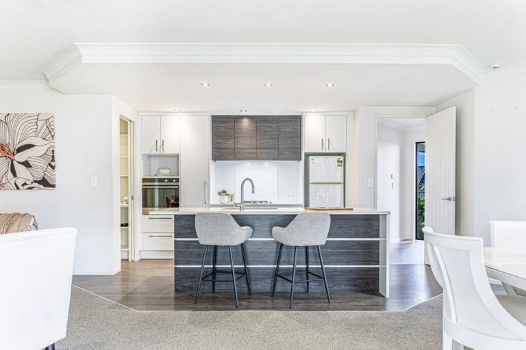 Photo of property in 10 Pititi Lane, Kumeu, 0810