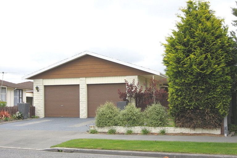 Photo of property in 27 Ingrid Street, Parklands, Christchurch, 8083