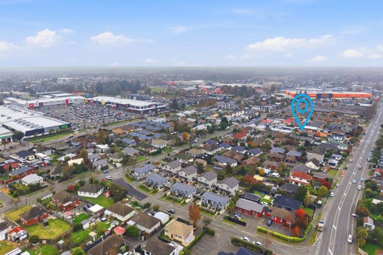Photo of property in 2/122 Harewood Road, Papanui, Christchurch, 8053