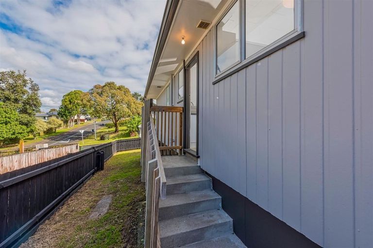 Photo of property in 1/26 Kemp Road, Massey, Auckland, 0614