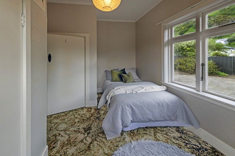 Photo of property in 224 Queens Drive, Lyall Bay, Wellington, 6022