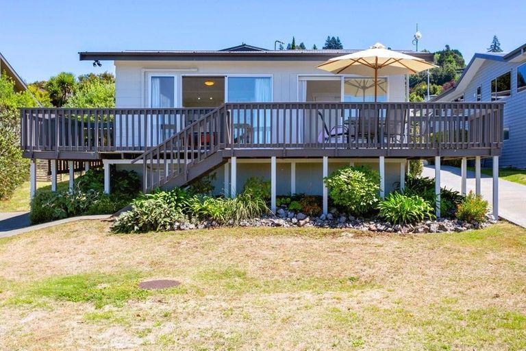 Photo of property in 2/12 Isobel Street, Acacia Bay, Taupo, 3330