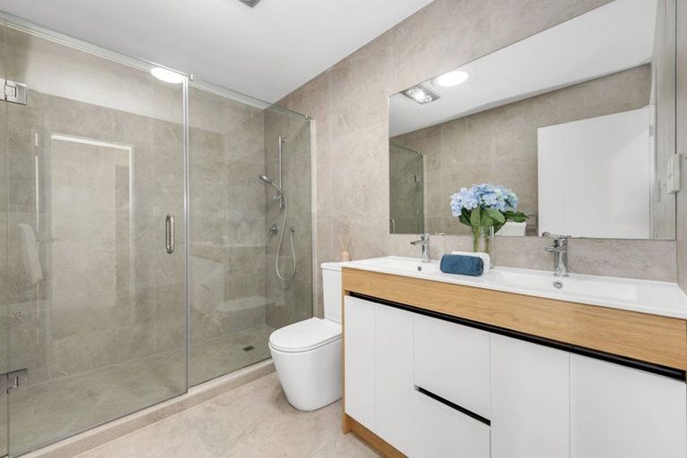 Photo of property in 8 Frontier Lane, Flat Bush, Auckland, 2019