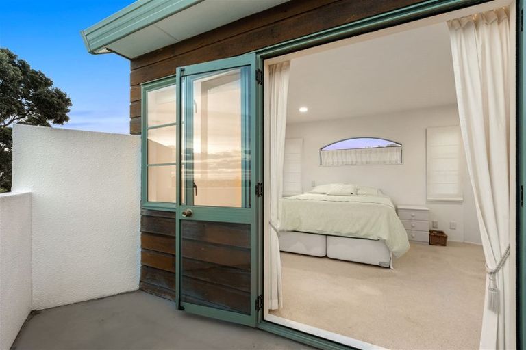 Photo of property in 2/84 Carlisle Road, Browns Bay, Auckland, 0632