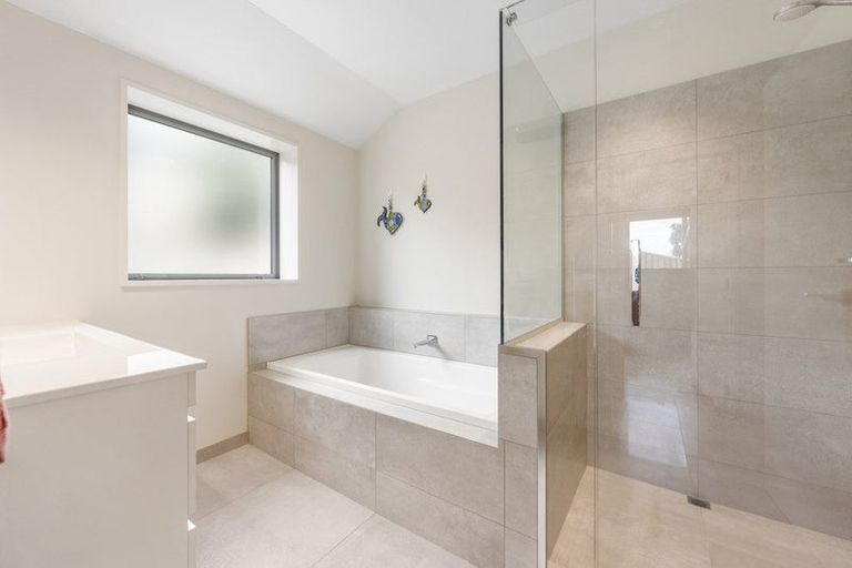 Photo of property in 8 Westmere Lane, Mount Pleasant, Christchurch, 8081