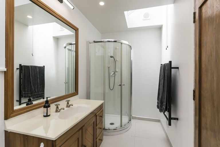 Photo of property in 10 Sydenham Street, Northland, Wellington, 6012