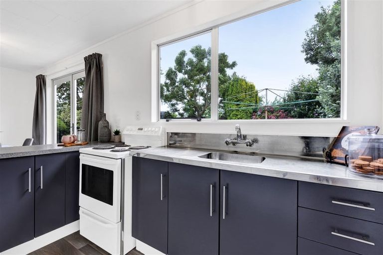 Photo of property in 18 Culzean Grove, Bell Block, New Plymouth, 4312
