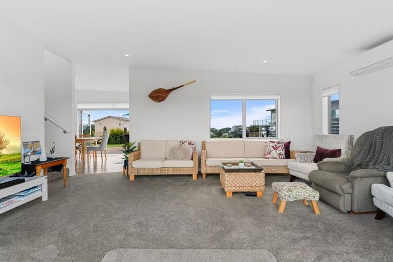 Photo of property in 8 Cornwall Way, Mangawhai Heads, Mangawhai, 0505