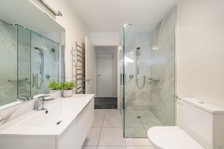 Photo of property in 10 Hollyford Place, Aotea, Porirua, 5024