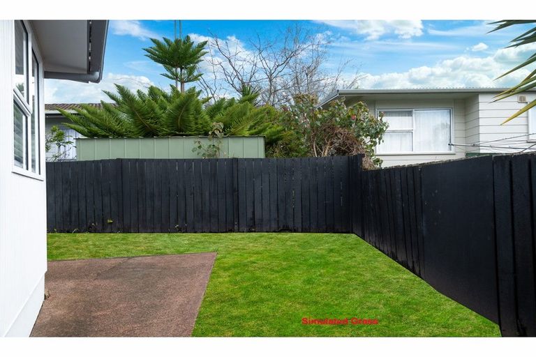 Photo of property in 2/144a Mcleod Road, Te Atatu South, Auckland, 0610