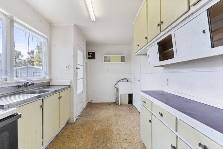 Photo of property in 5 Barnfield Place, Glendene, Auckland, 0602