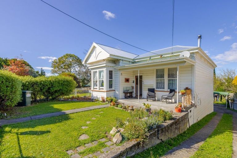 Photo of property in 53 Waverley Street, Waipawa, 4210