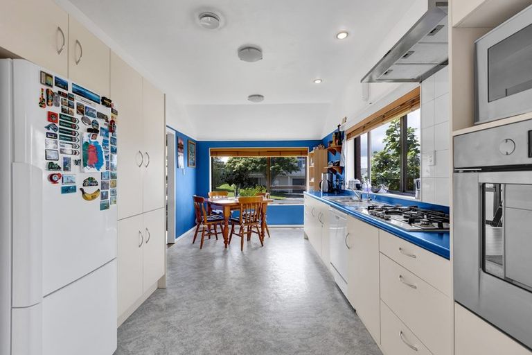 Photo of property in 24 Tiverton Crescent, Whalers Gate, New Plymouth, 4310
