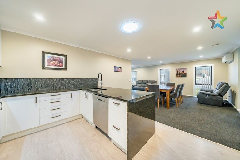 Photo of property in 6 Jack Vaughan Grove, Wainuiomata, Lower Hutt, 5014