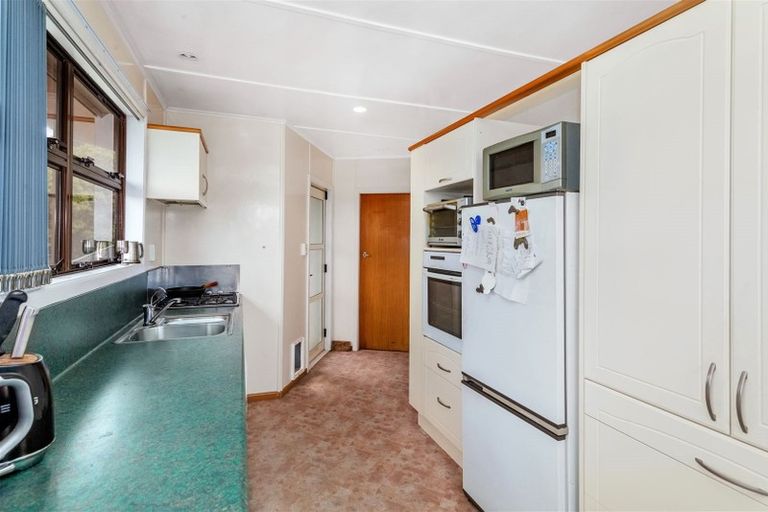 Photo of property in 21 Mark Avenue, Paparangi, Wellington, 6037
