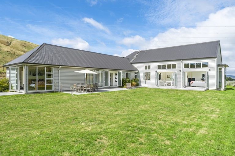 Photo of property in 800 Ohariu Valley Road, Ohariu, Wellington, 6037