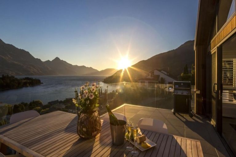 Photo of property in 27/u2 Panorama Terrace, Queenstown, 9300