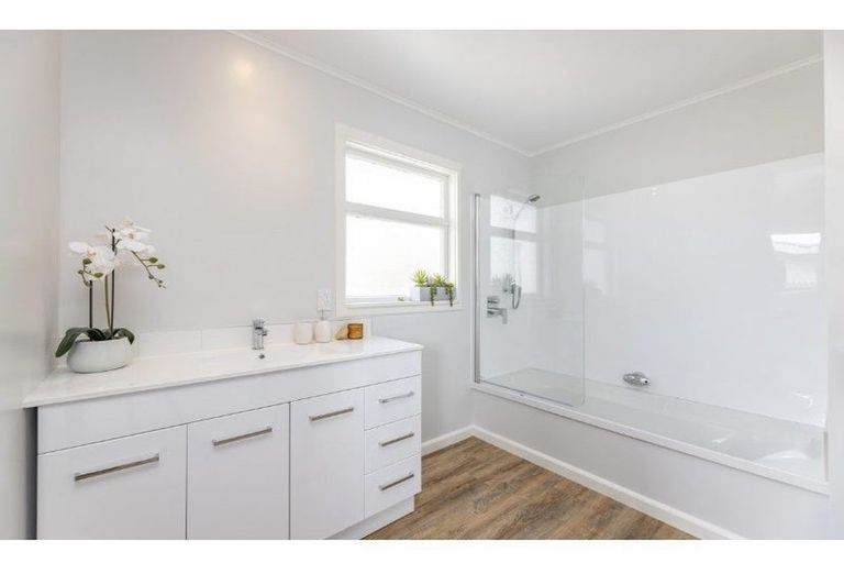 Photo of property in 15 Voss Street, Shirley, Christchurch, 8013
