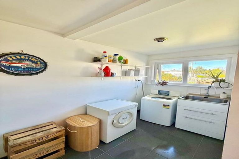 Photo of property in 52 Chaucer Street, Milton, 9220