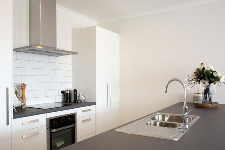 Photo of property in 63 Rorotu Avenue, Karaka, 2113